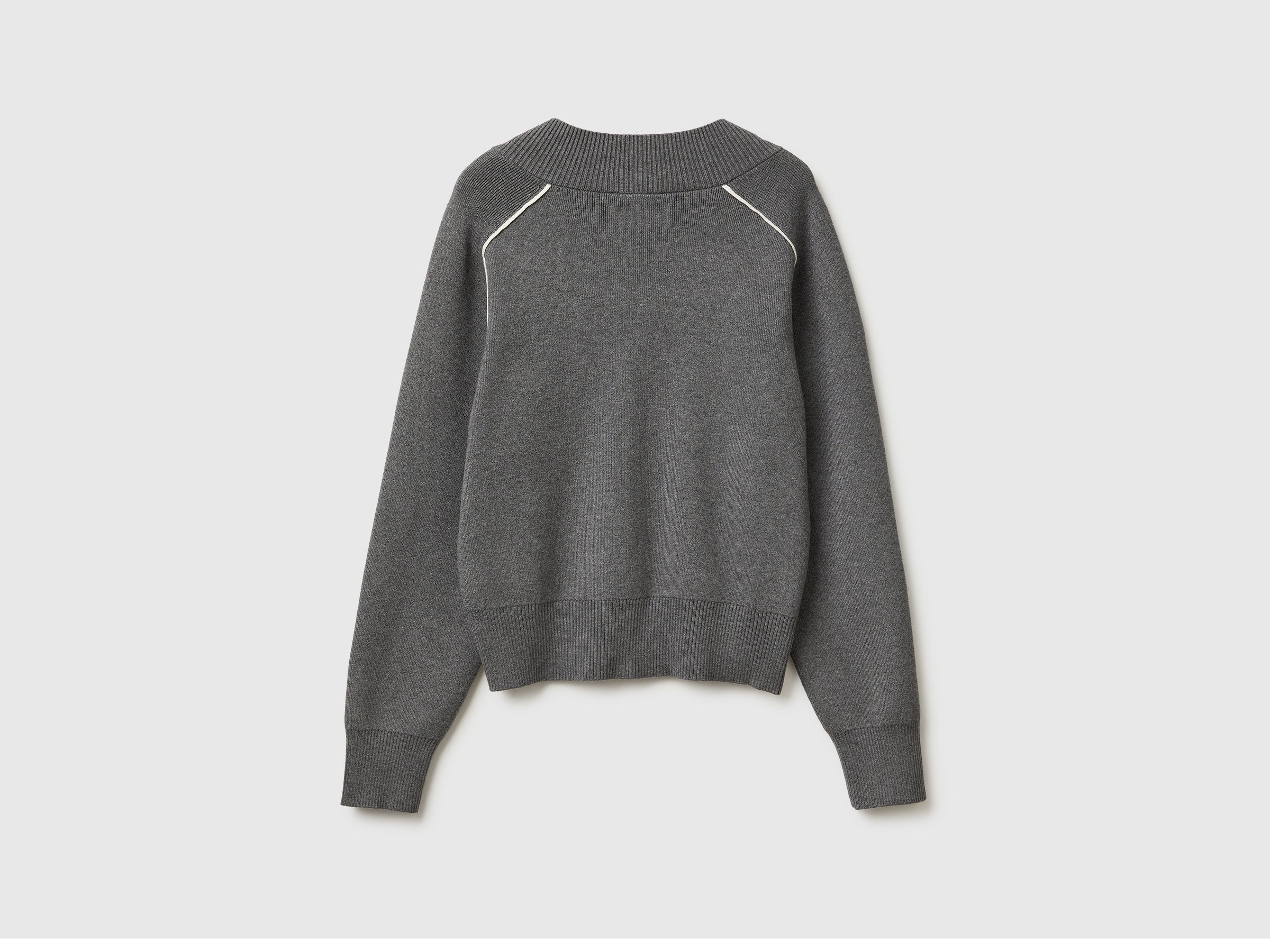 Camisola boxy fit com decote em V - ucb_image_BS
