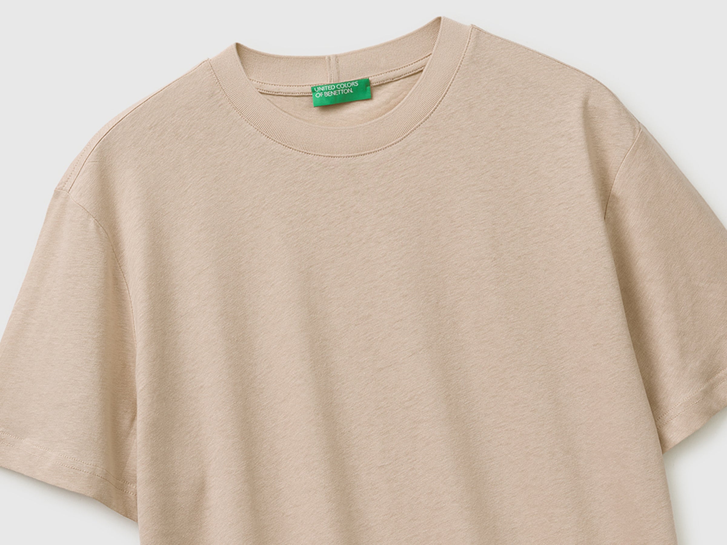 T-shirt de gola redonda em mistura de linho - ucb_image_FY