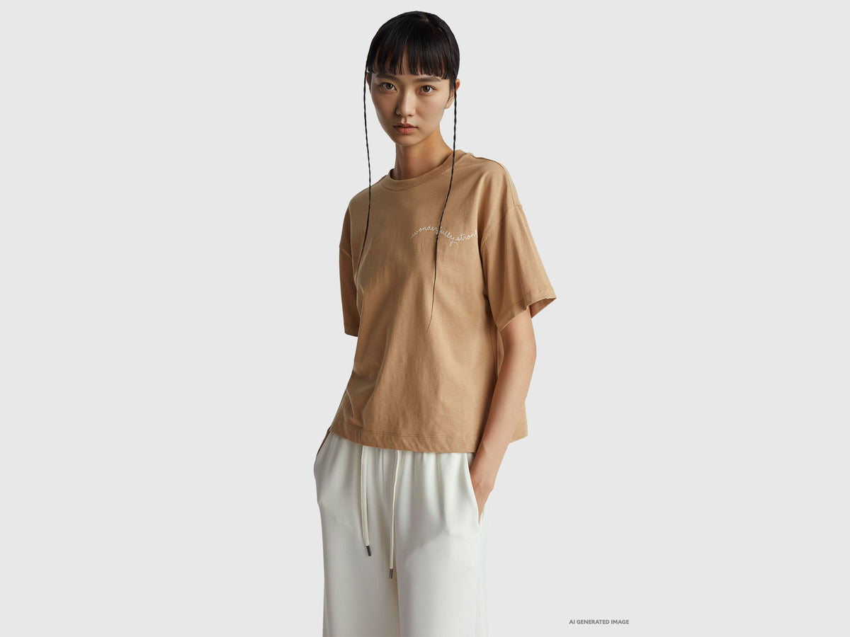 T-shirt com estampa slogan - ucb_image_F