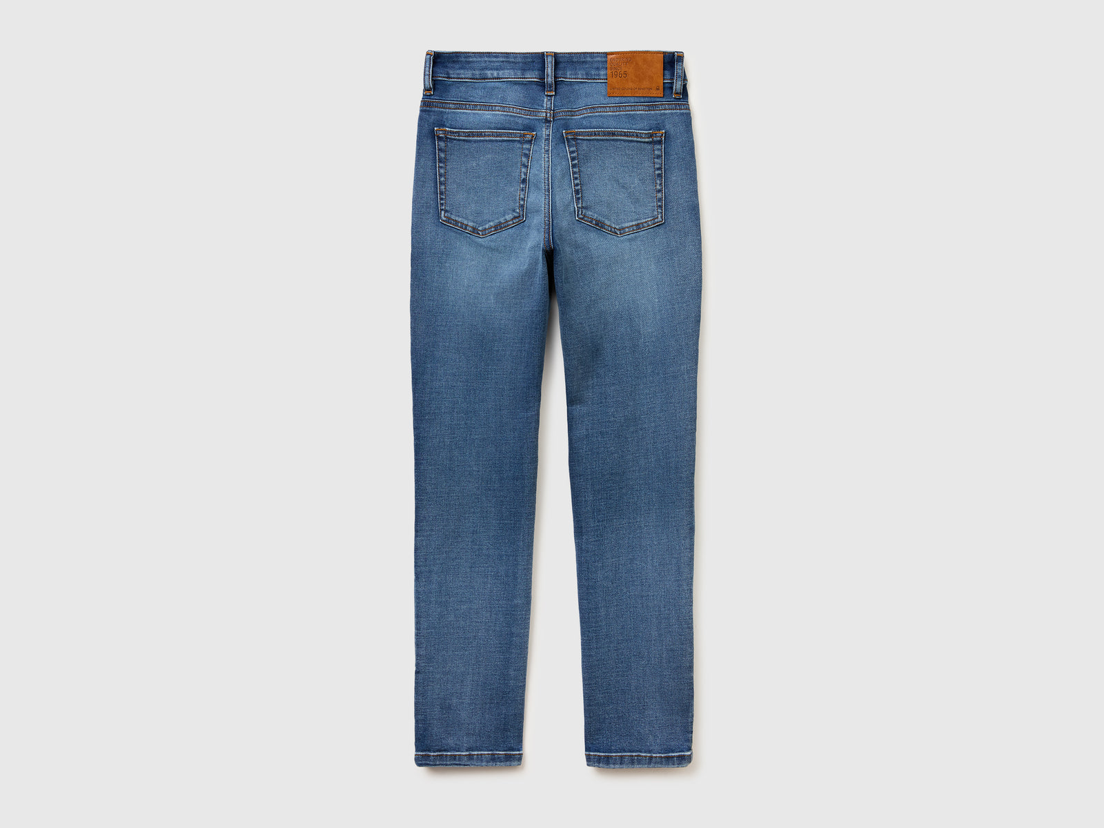 Jeans slim fit de cintura subida - ucb_image_BS