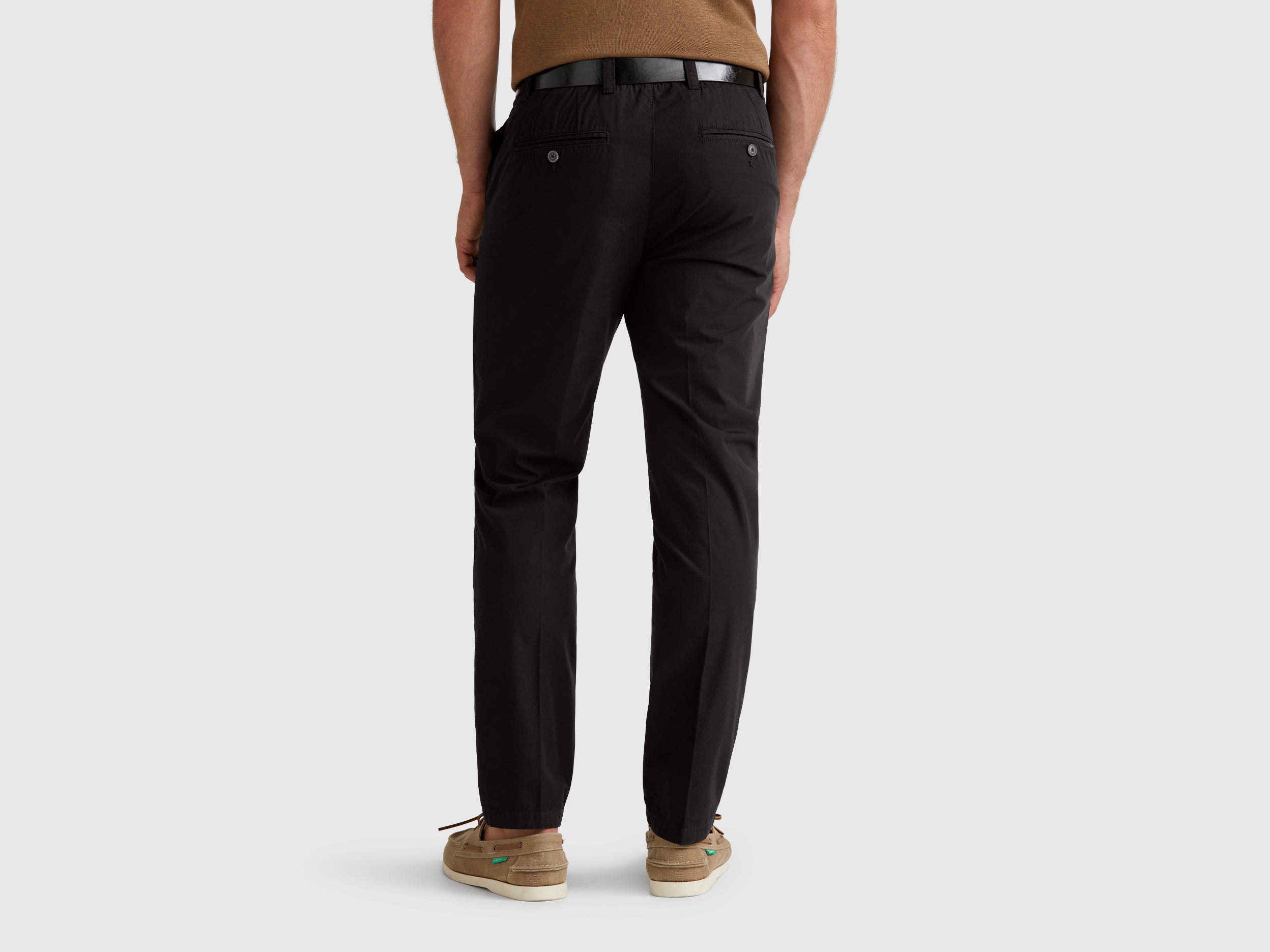 Chinos slim fit em algodão leve - ucb_image_B
