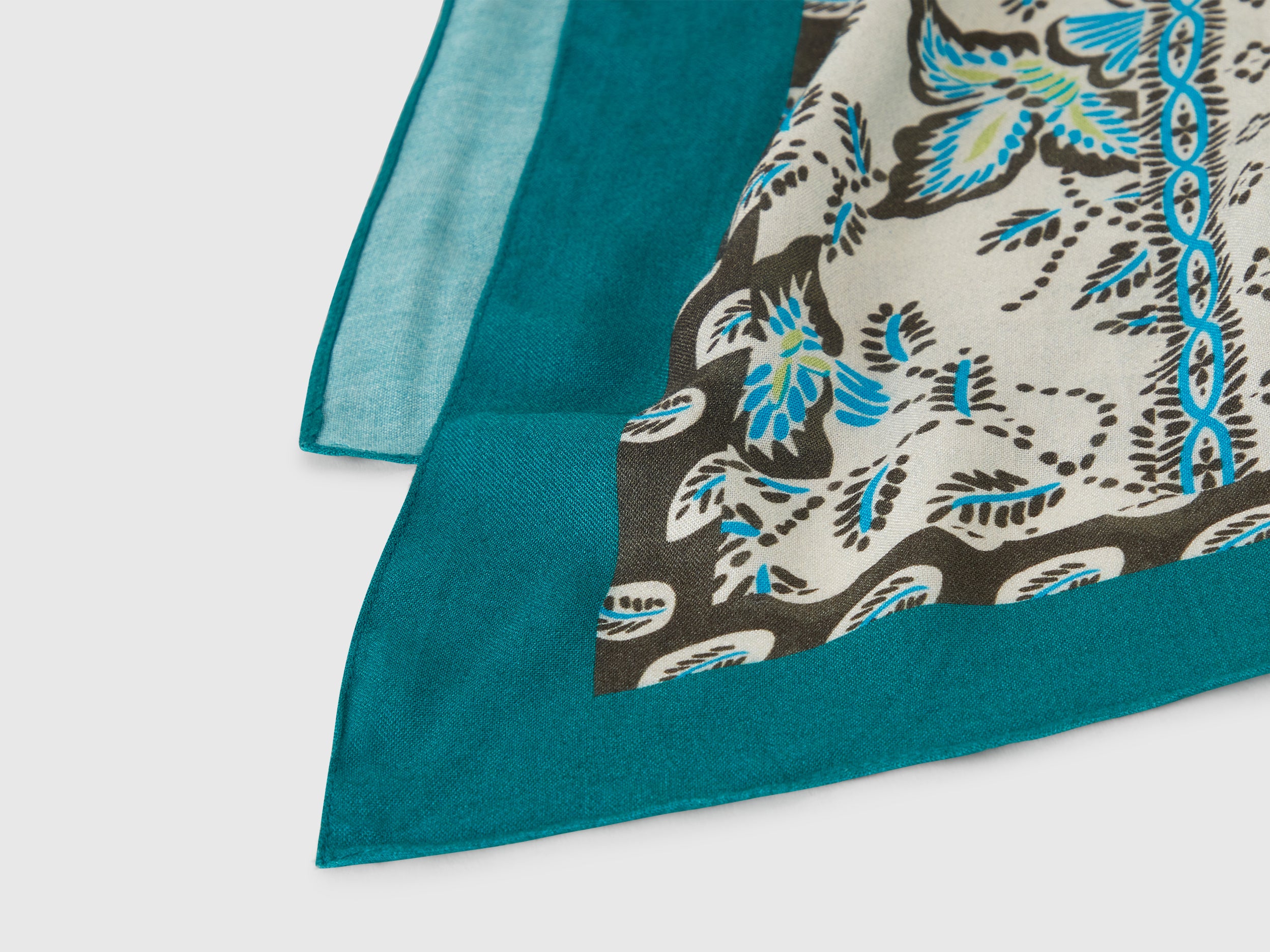 Lenço com estampa bandana - ucb_image_DS1