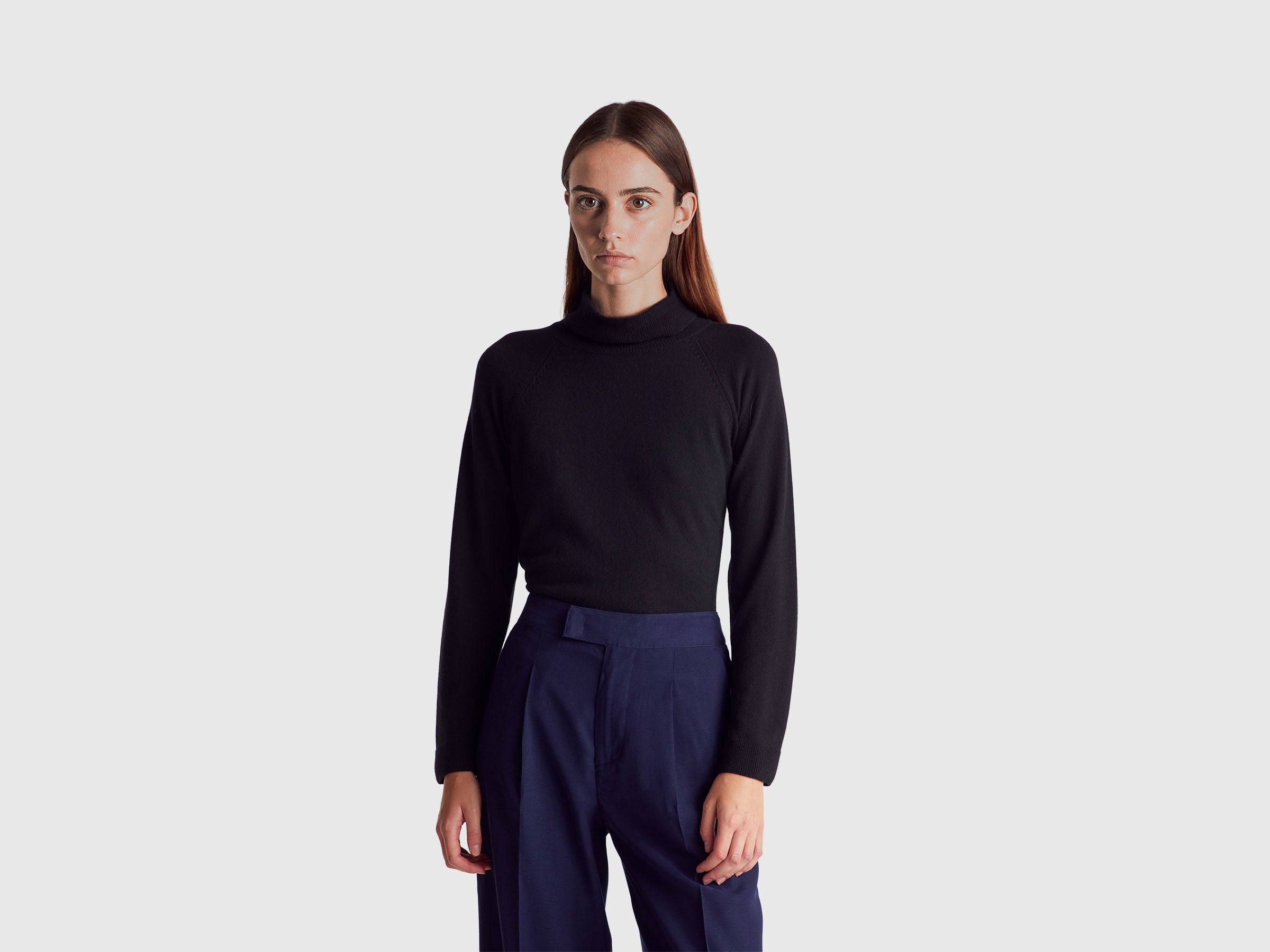 Camisola de gola alta preta em mistura de lã e caxemira. - ucb_image_F
