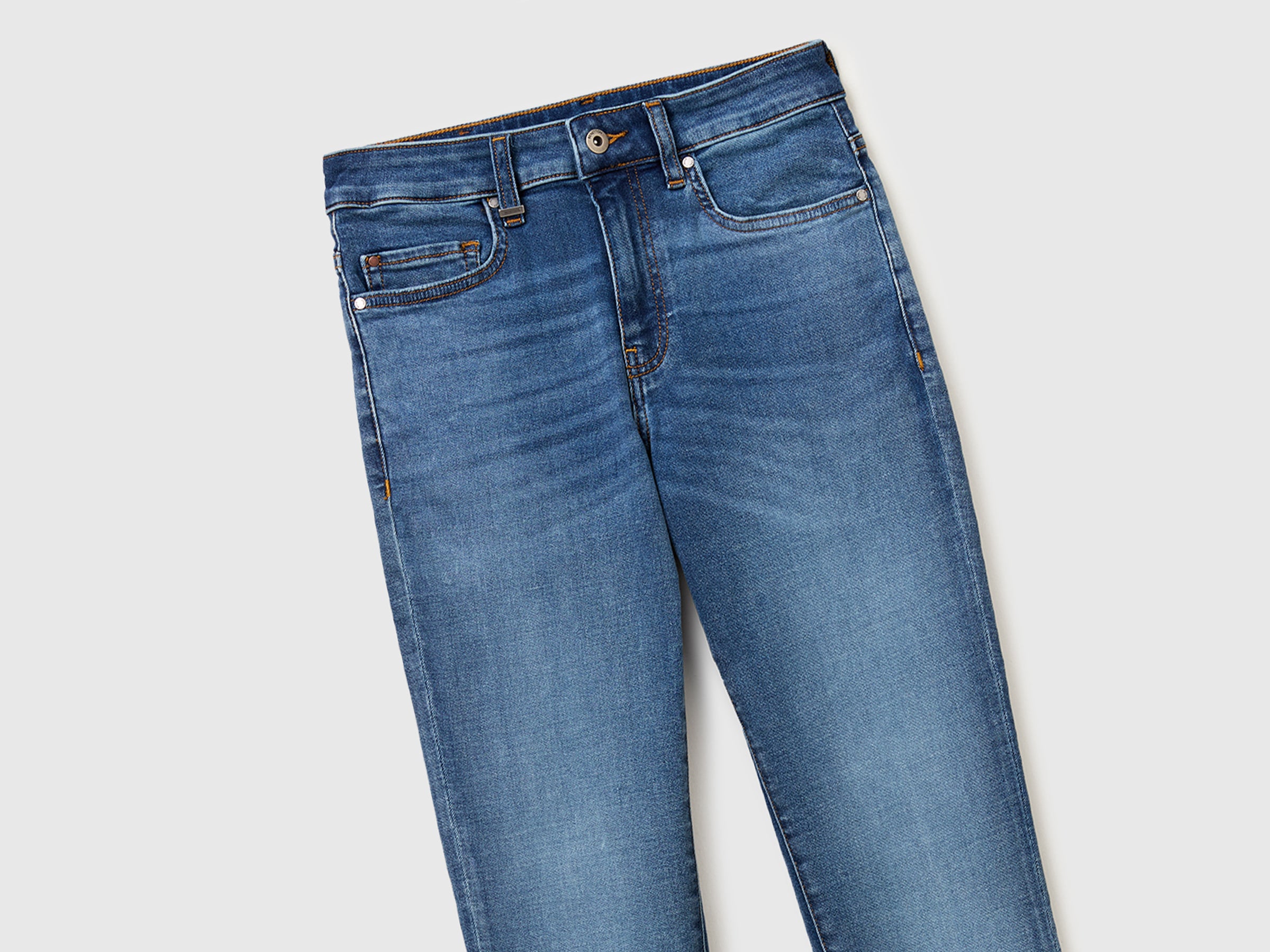 Jeans slim fit de cintura subida - ucb_image_DS1
