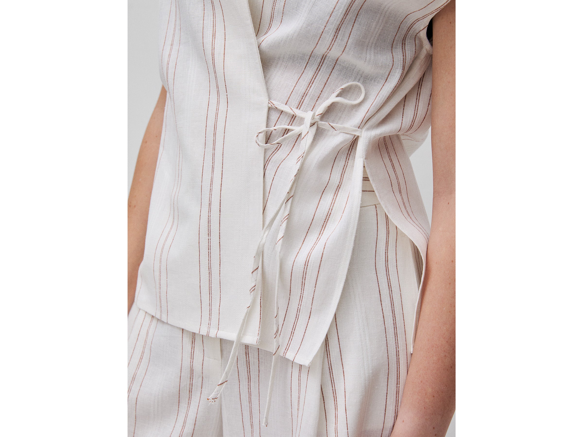 Blusa cruzada em mistura de linho - ucb_image_FY