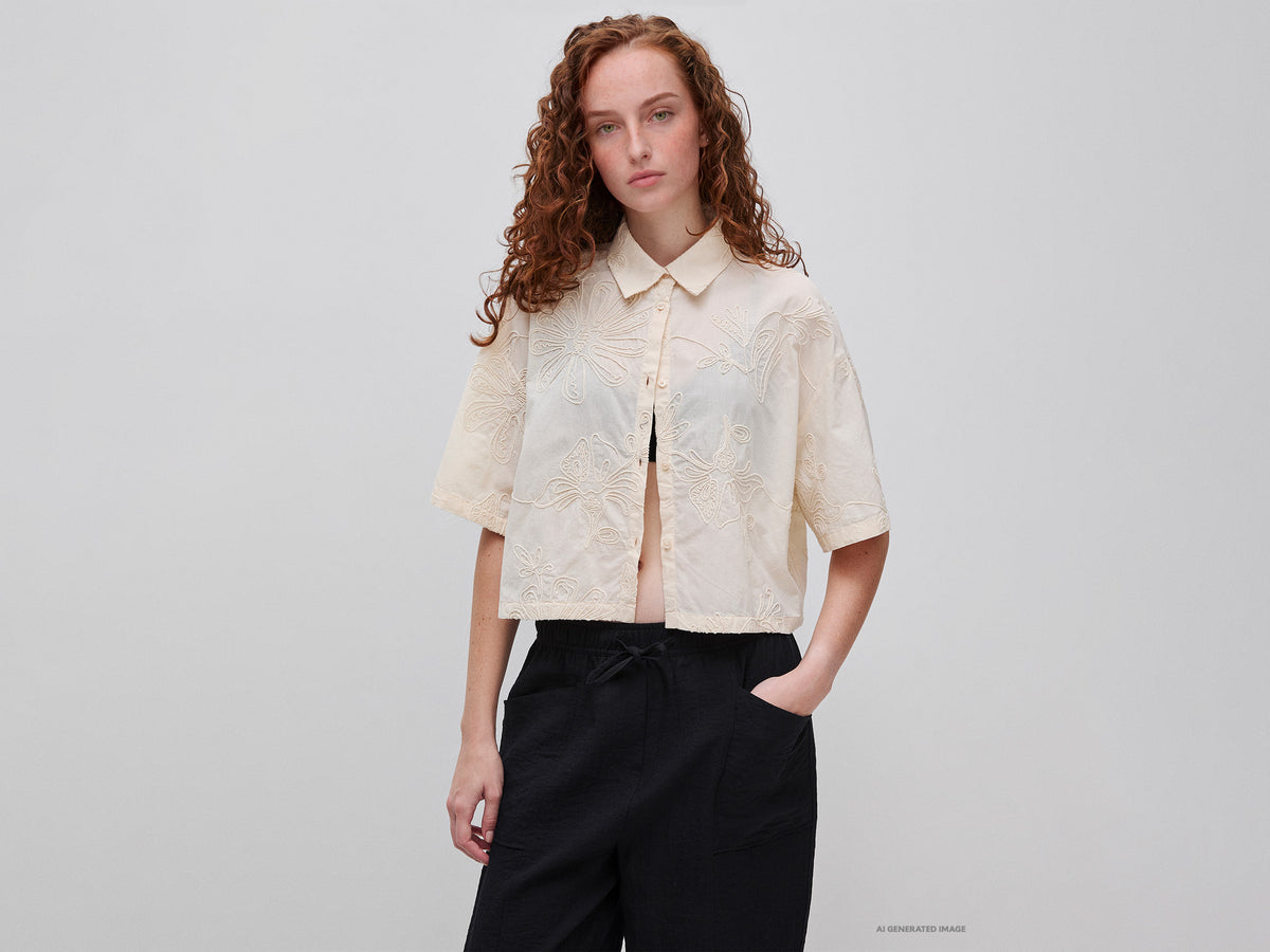 Camisa cropped com bordados florais - ucb_image_F