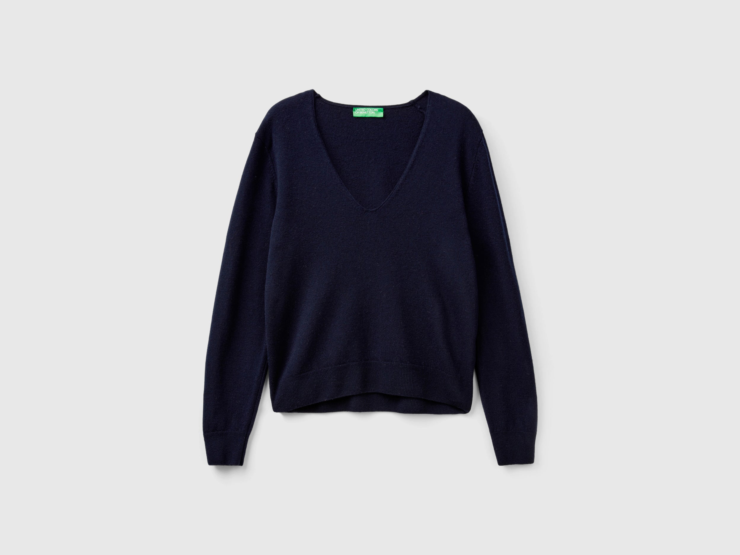 Camisola azul-escuro com decote em V em pura lã Merino - ucb_image_FS