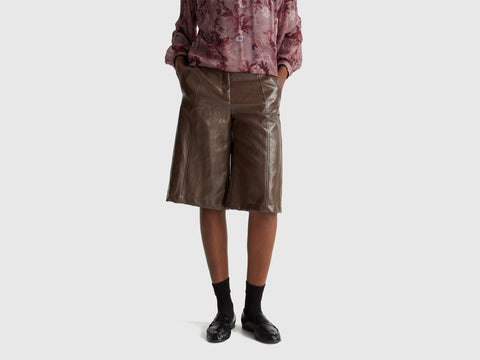 Bermudas em tecido efeito pele - ucb_image_F