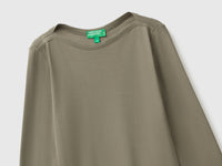 T-shirt slim fit com decote à barco - ucb_image_FY