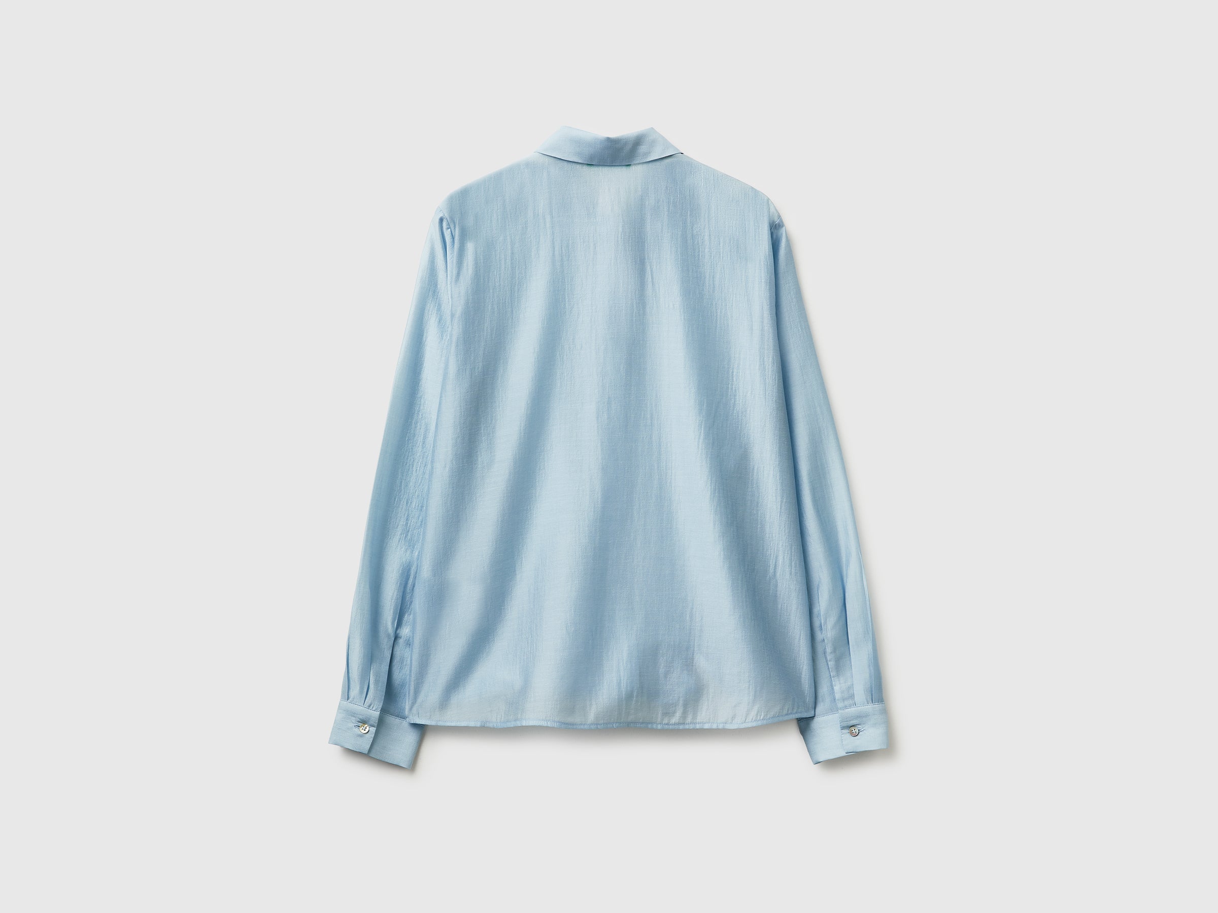 Flowing shirt - ucb_image_BS