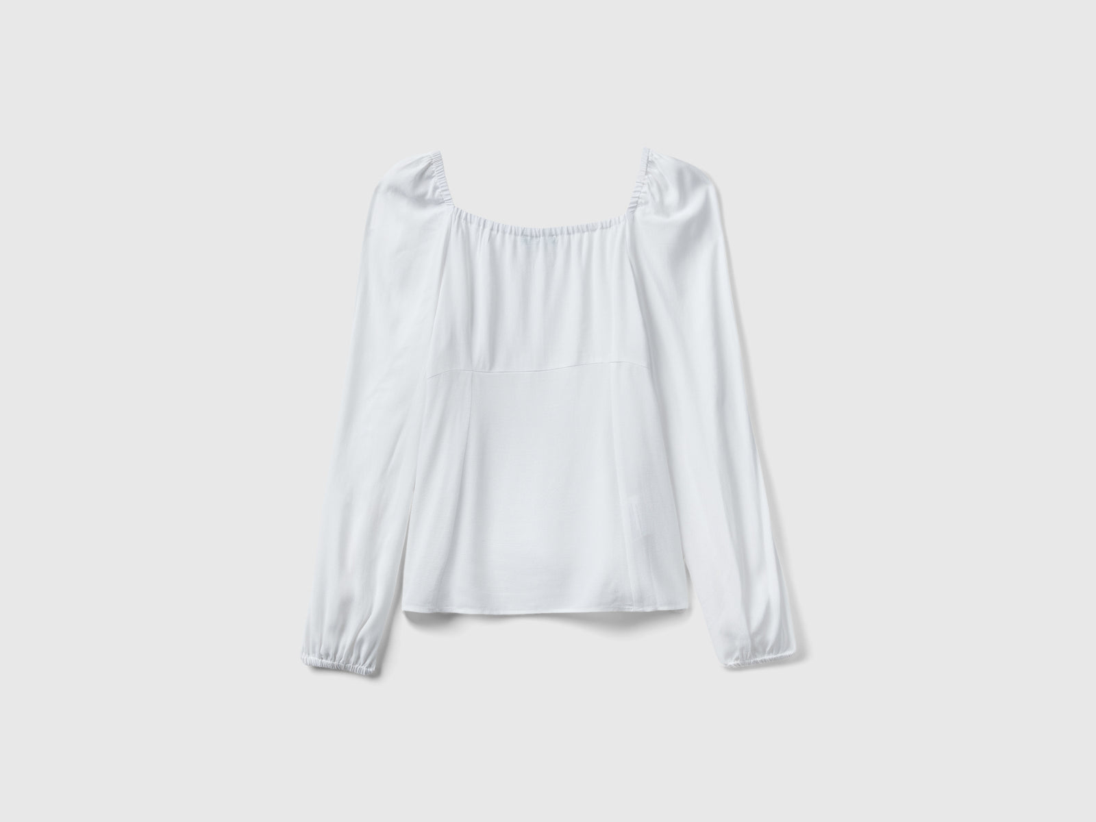 Blusa slim fit com decote quadrado - ucb_image_BS