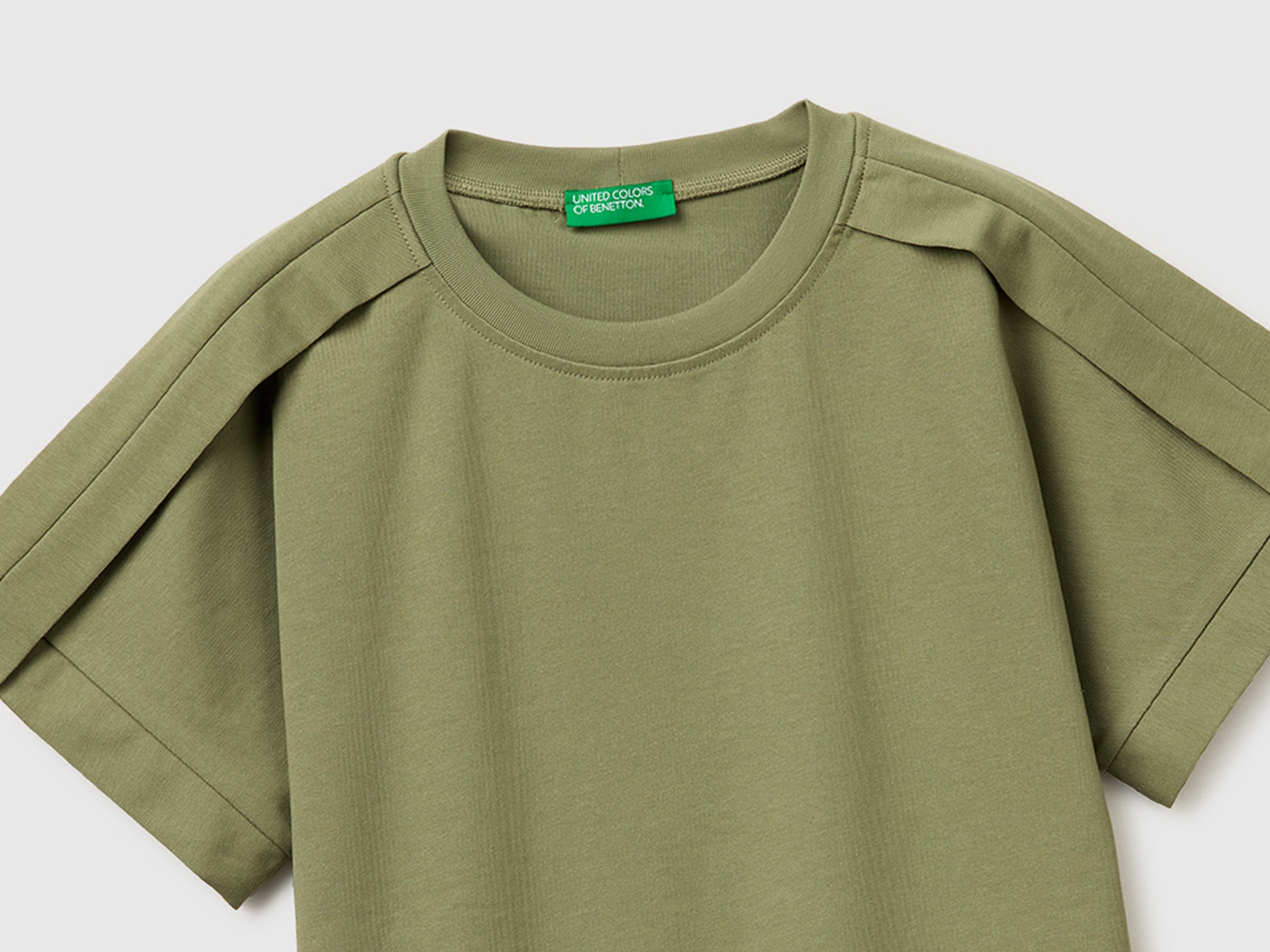 T-shirt com prega nos ombros - ucb_image_DS1