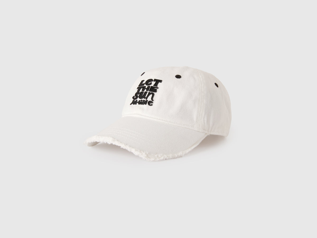 Baseball cap with 3D application - ucb_image_FS