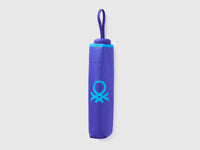 Blue umbrella - ucb_image_FS