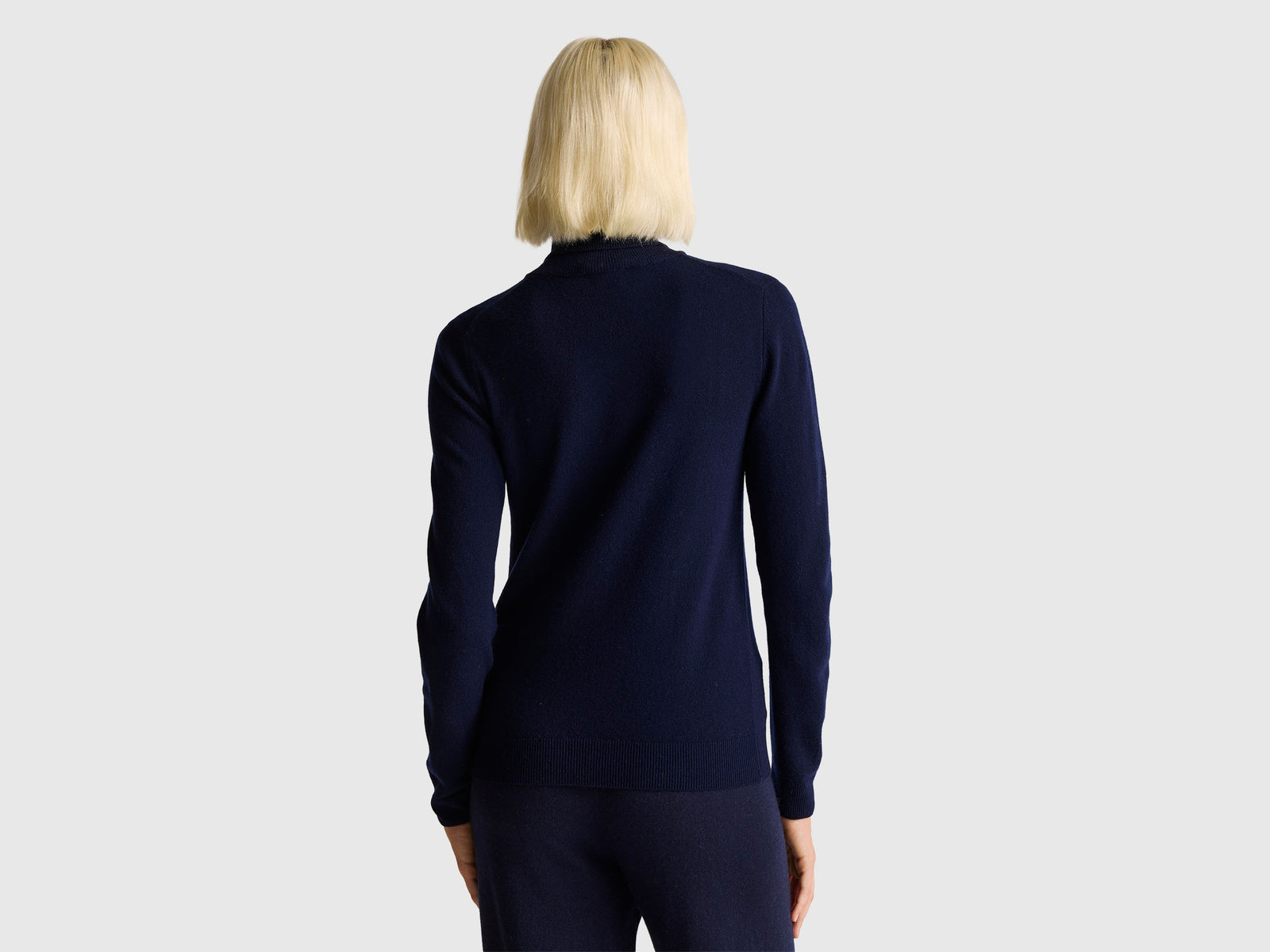 Camisola de gola alta azul-escuro em pura lã Merino - ucb_image_B