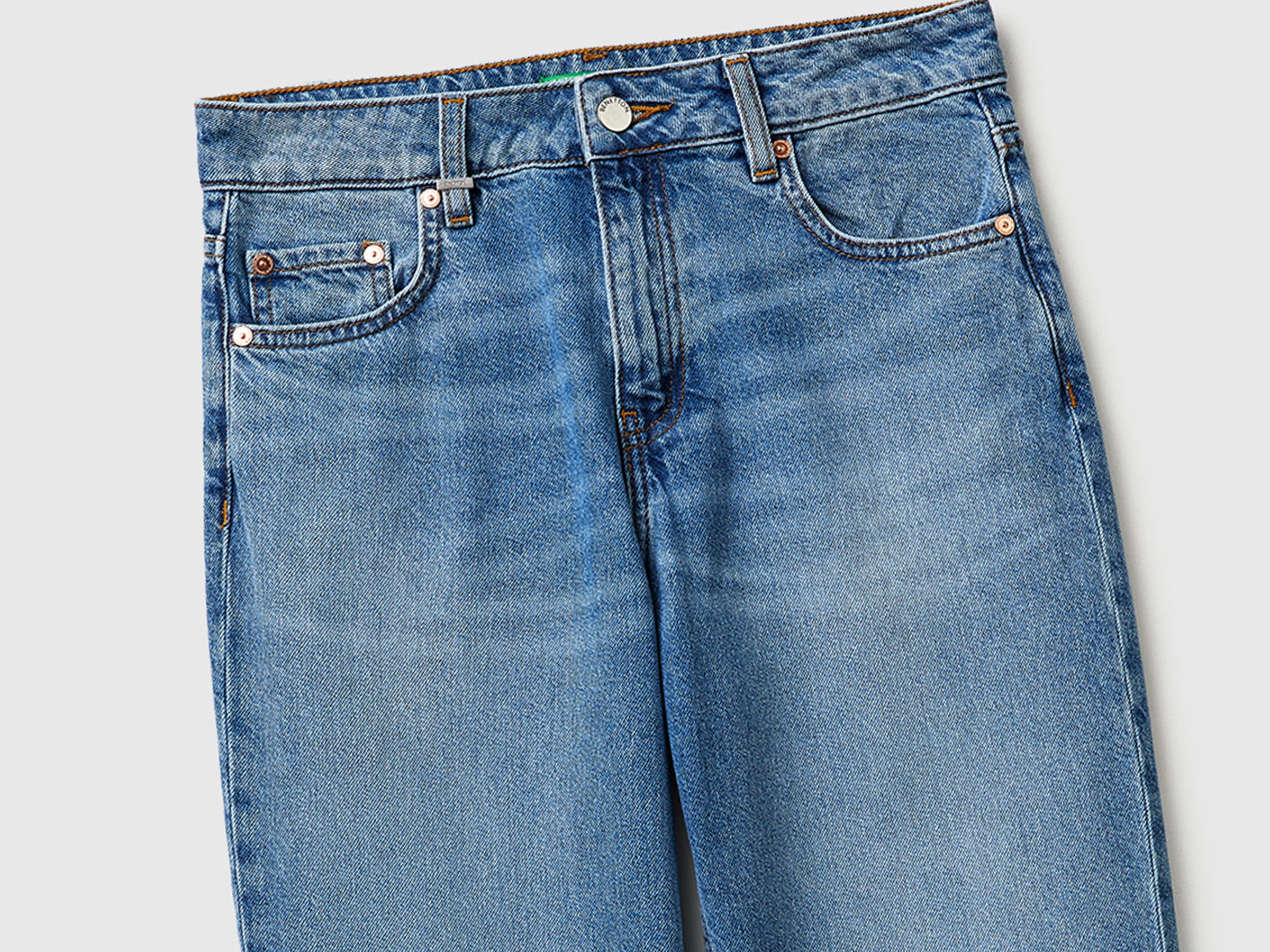 Jeans mom fit - ucb_image_DS1