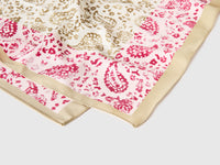 Scarf with patterned print - ucb_image_DS1