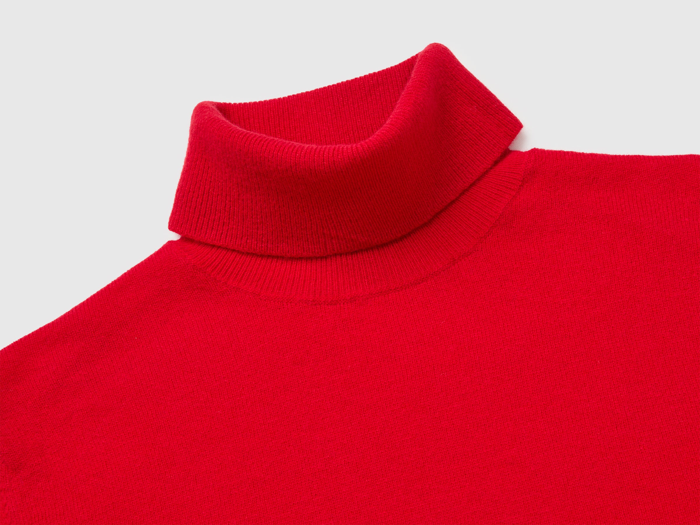 Camisola de gola alta vermelho-ameixa em pura lã Merino - ucb_image_DS1