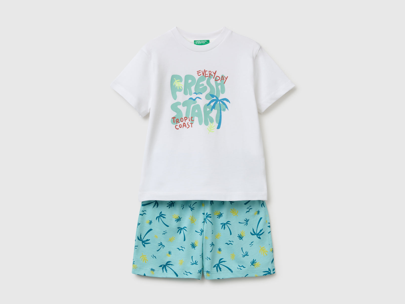 Conjunto t-shirt e shorts estampados - ucb_image_FS