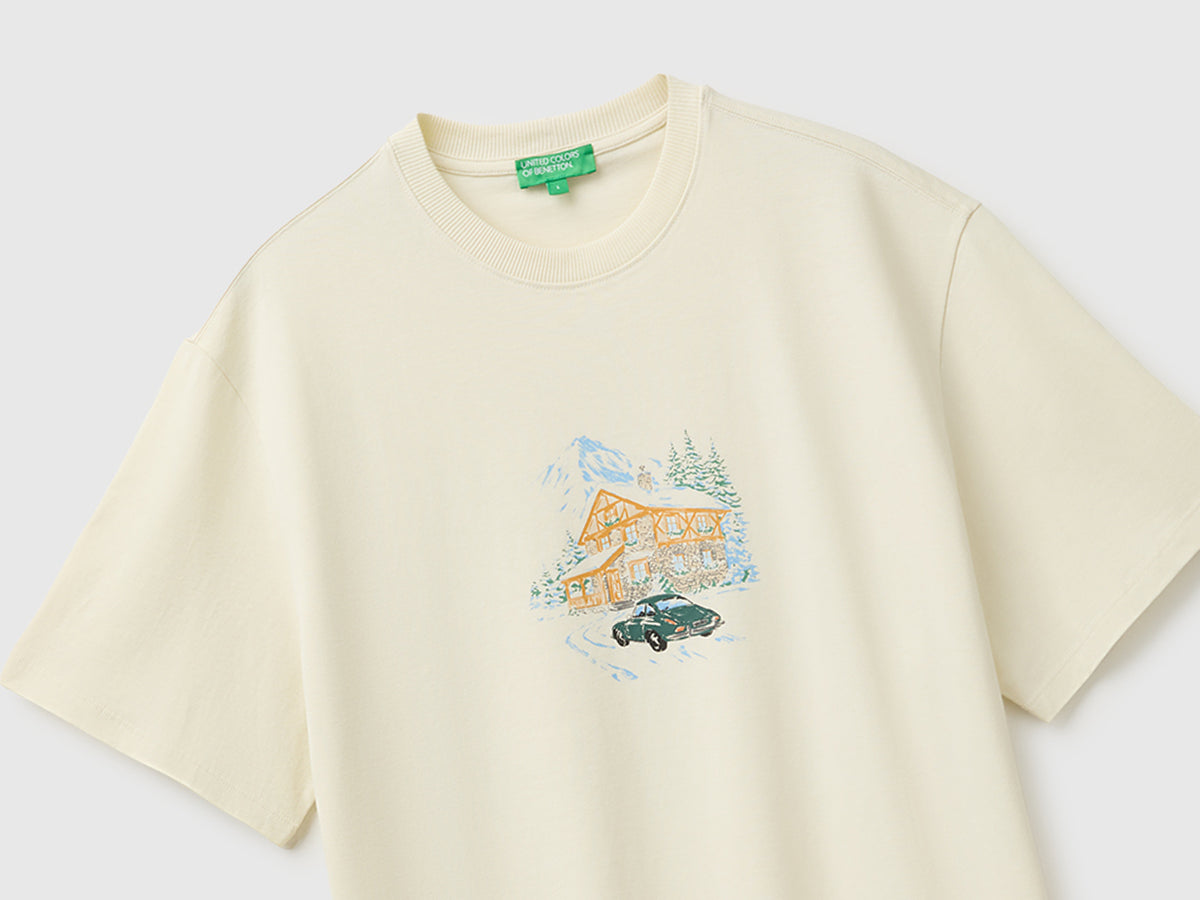 T-shirt relaxed fit com estampa em algodão orgânico - ucb_image_FY