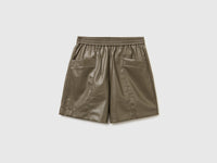 Bermudas em tecido efeito pele - ucb_image_FS