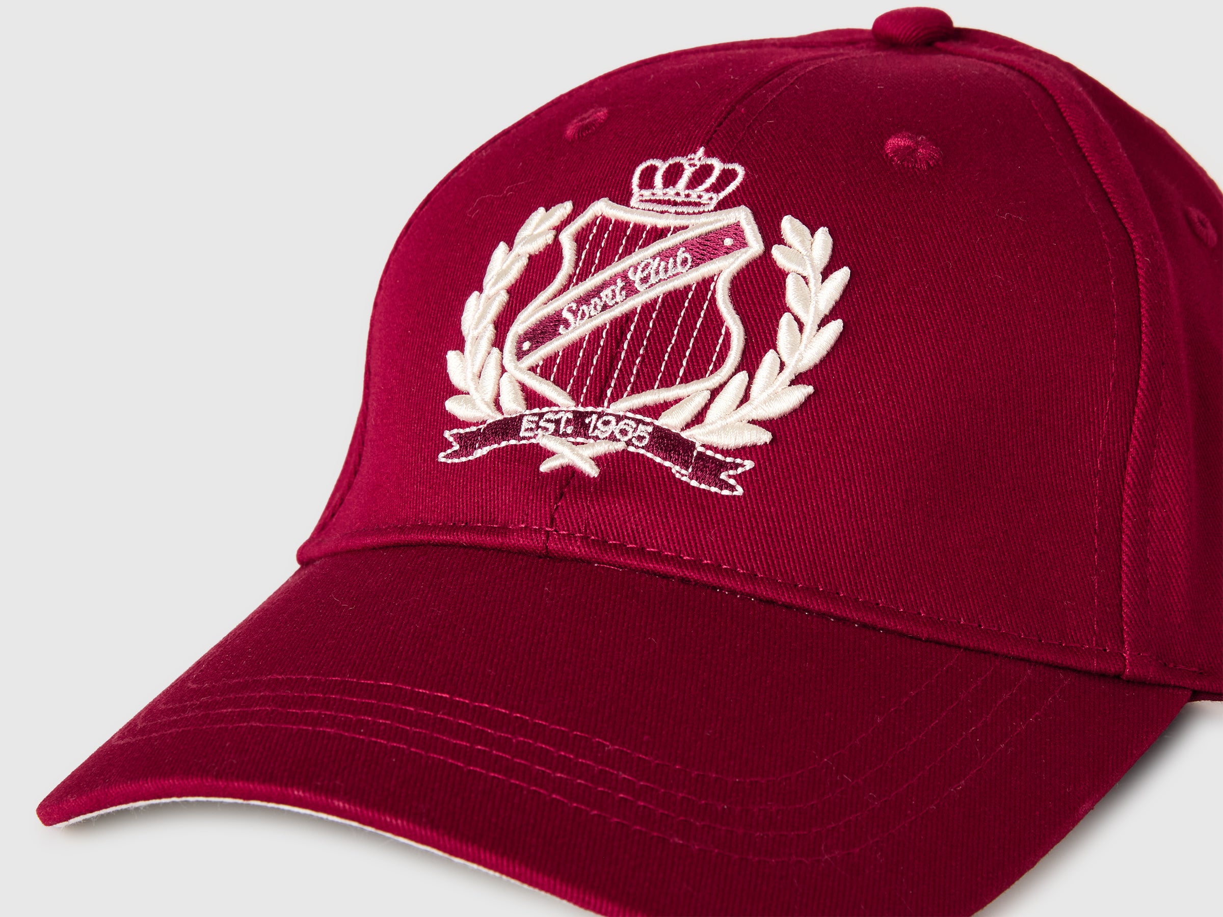 Baseball cap with embroidery - ucb_image_DS1