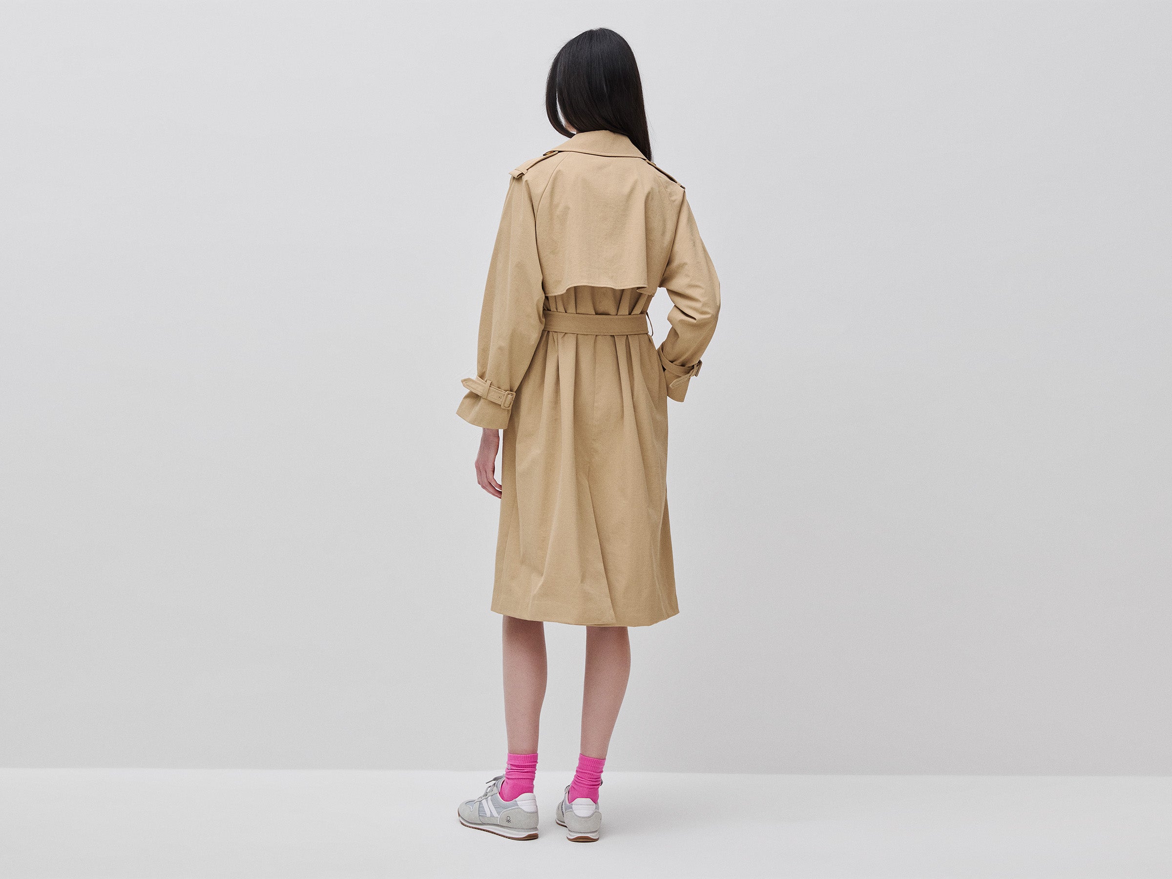 Zweireihiger Trenchcoat mit Gürtel