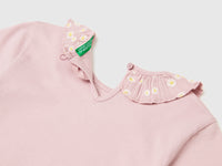 T-shirt with ruffles on the collar - ucb_image_DS1