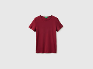 Schmal geschnittenes T-Shirt mit Rundhalsausschnitt