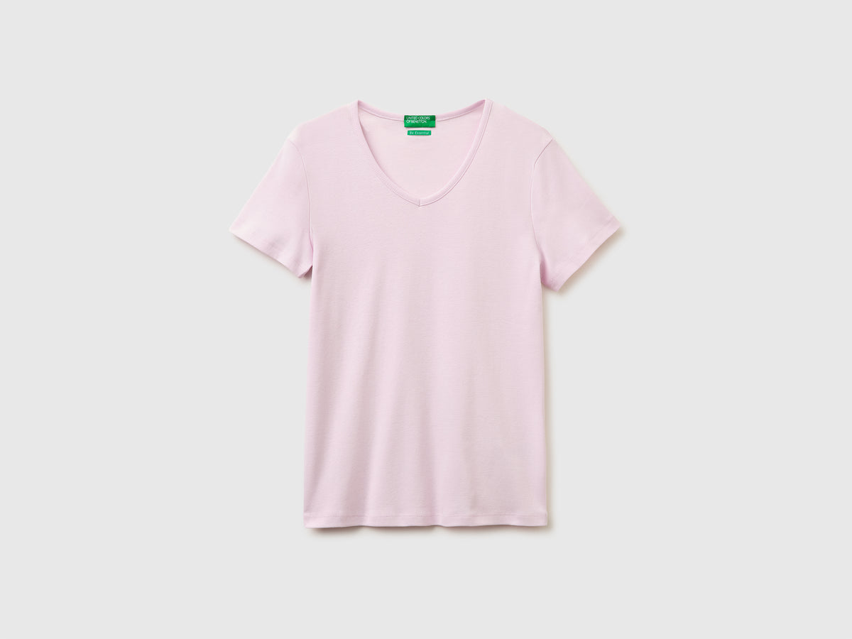 Slim fit t-shirt with V-neck - ucb_image_FS