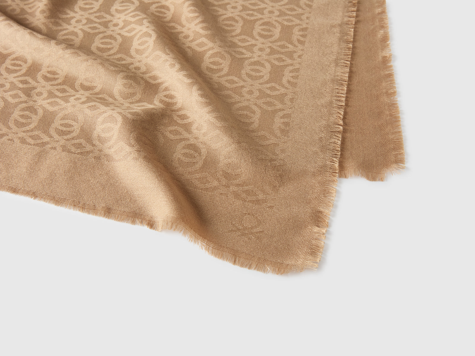 Jacquard scarf - ucb_image_DS1