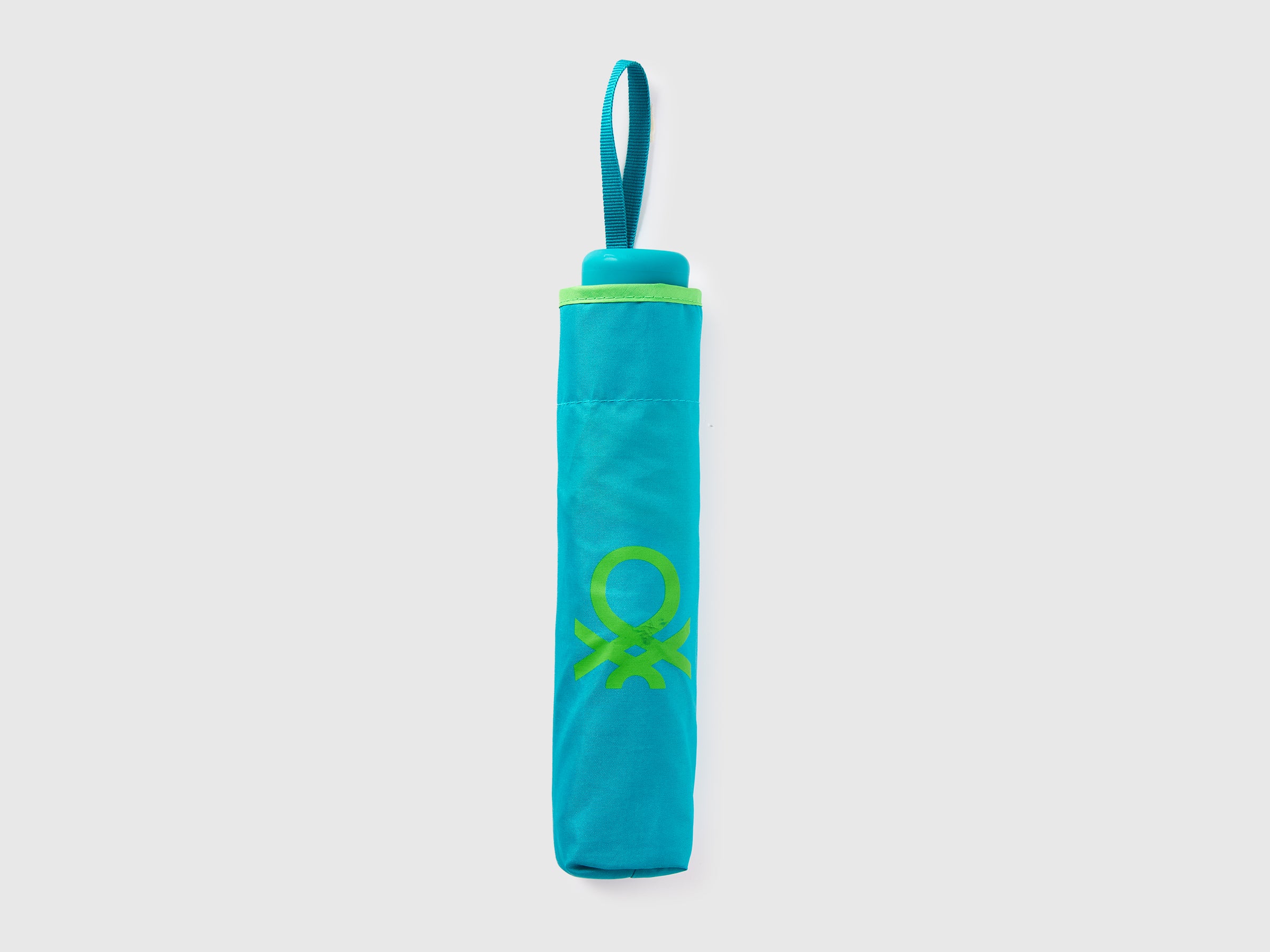 Turquoise umbrella - ucb_image_FS