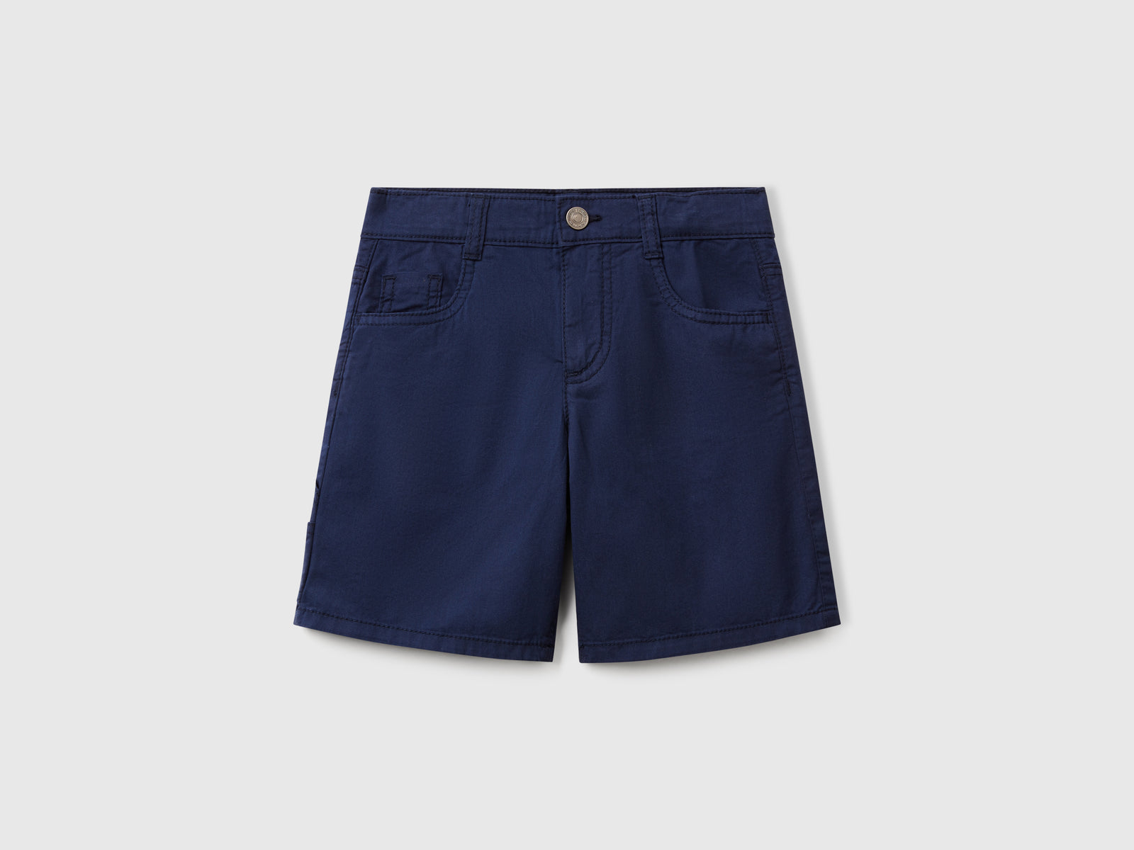 Lightweight Bermuda shorts with pockets - ucb_image_FS