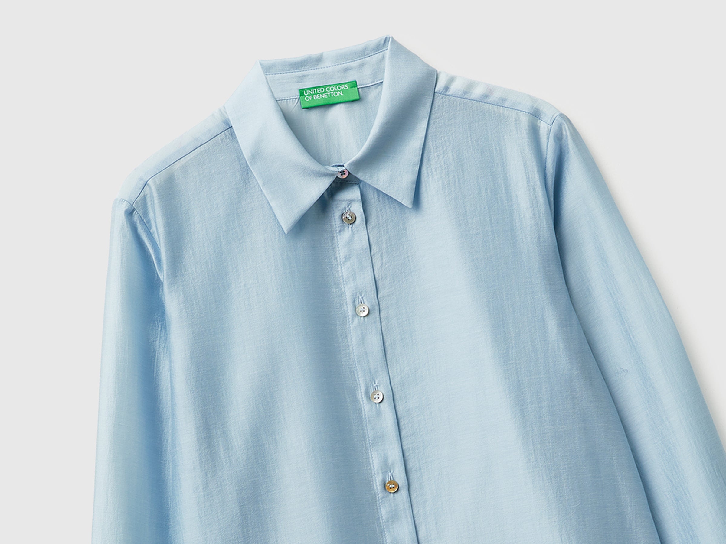 Flowing shirt - ucb_image_DS1