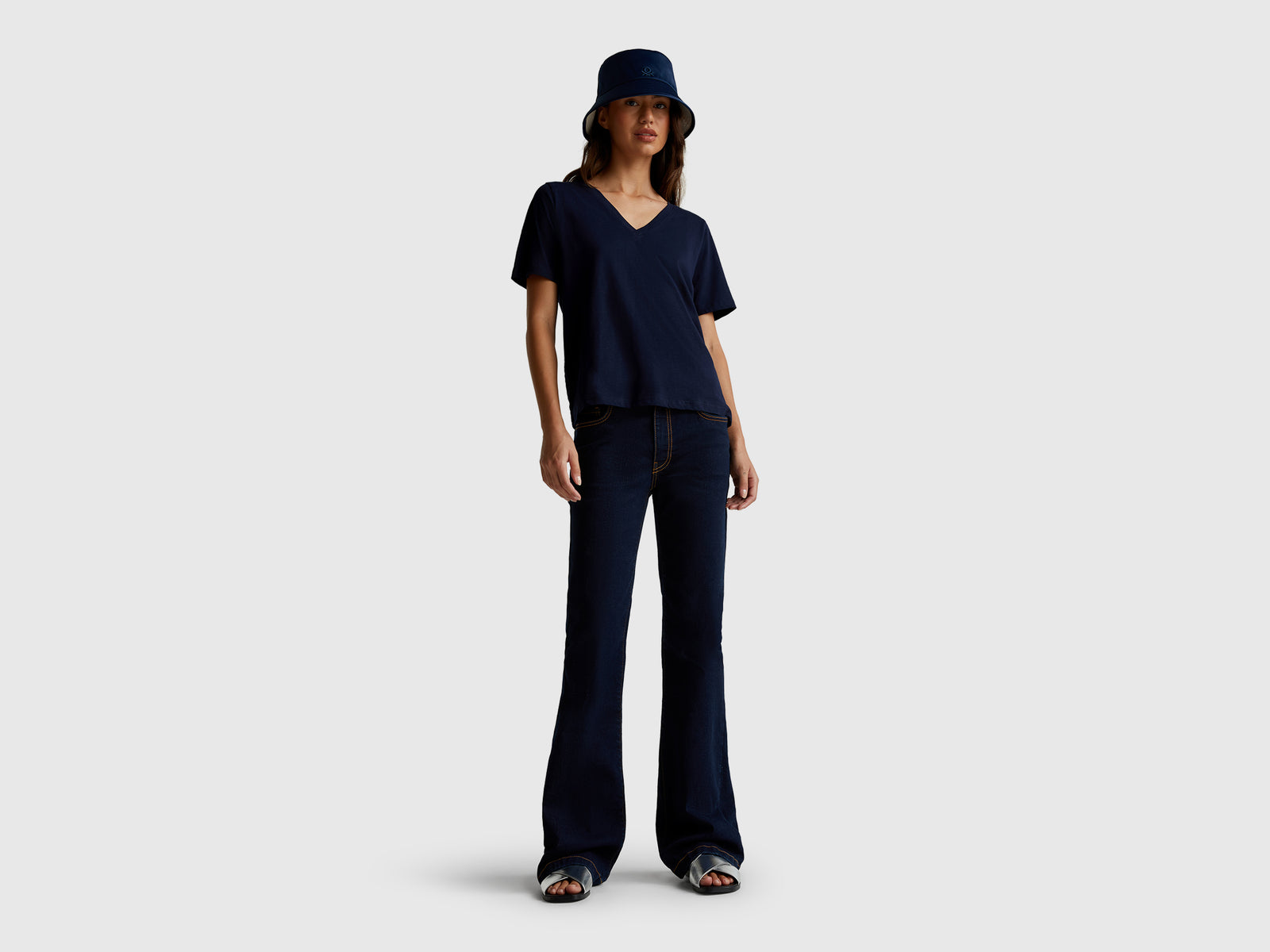 V-neck t-shirt in slub cotton