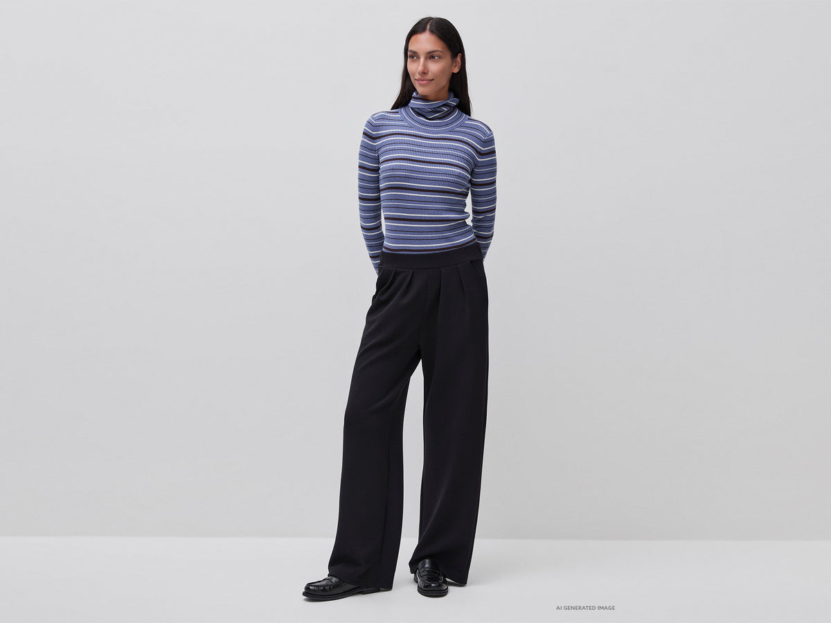 Flowing sweatpants