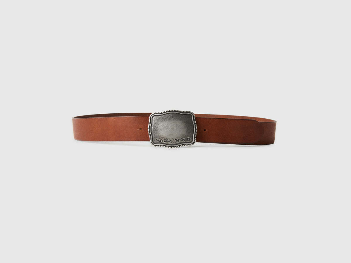 Leather belt with logo buckle