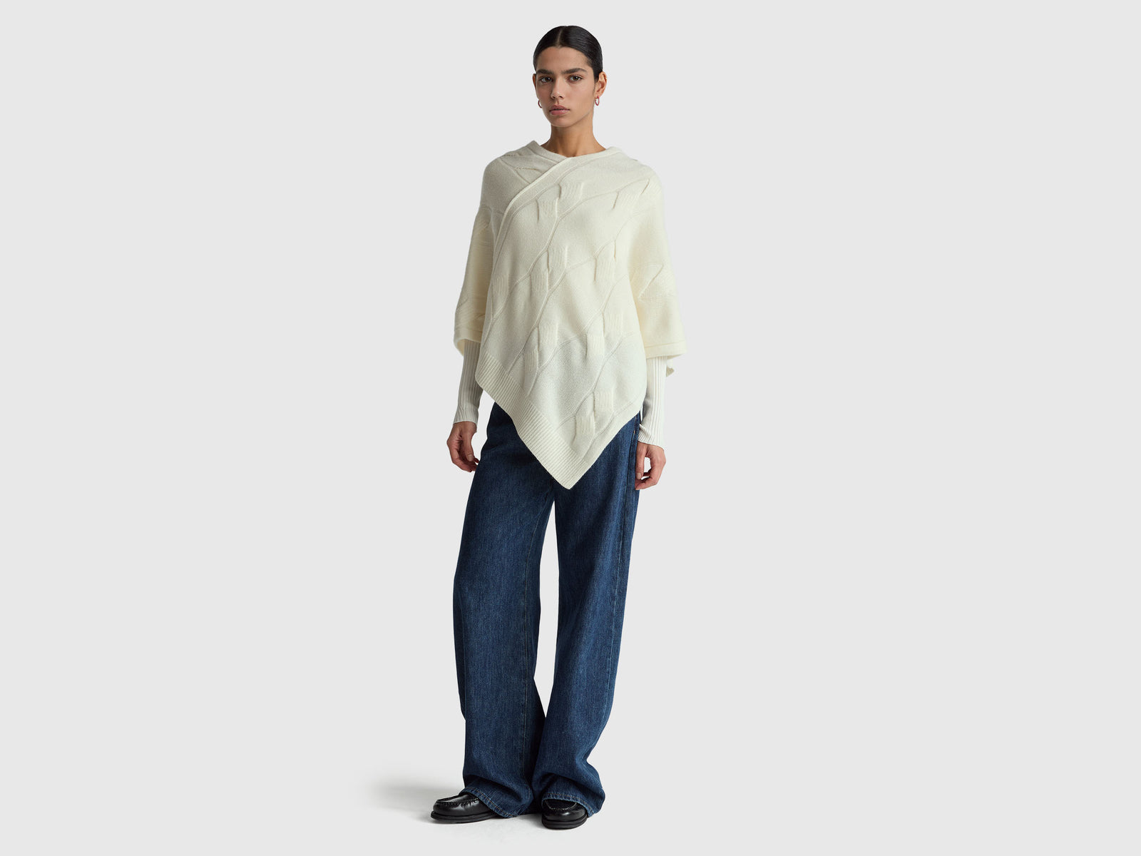 Diamond cape in pure cashmere