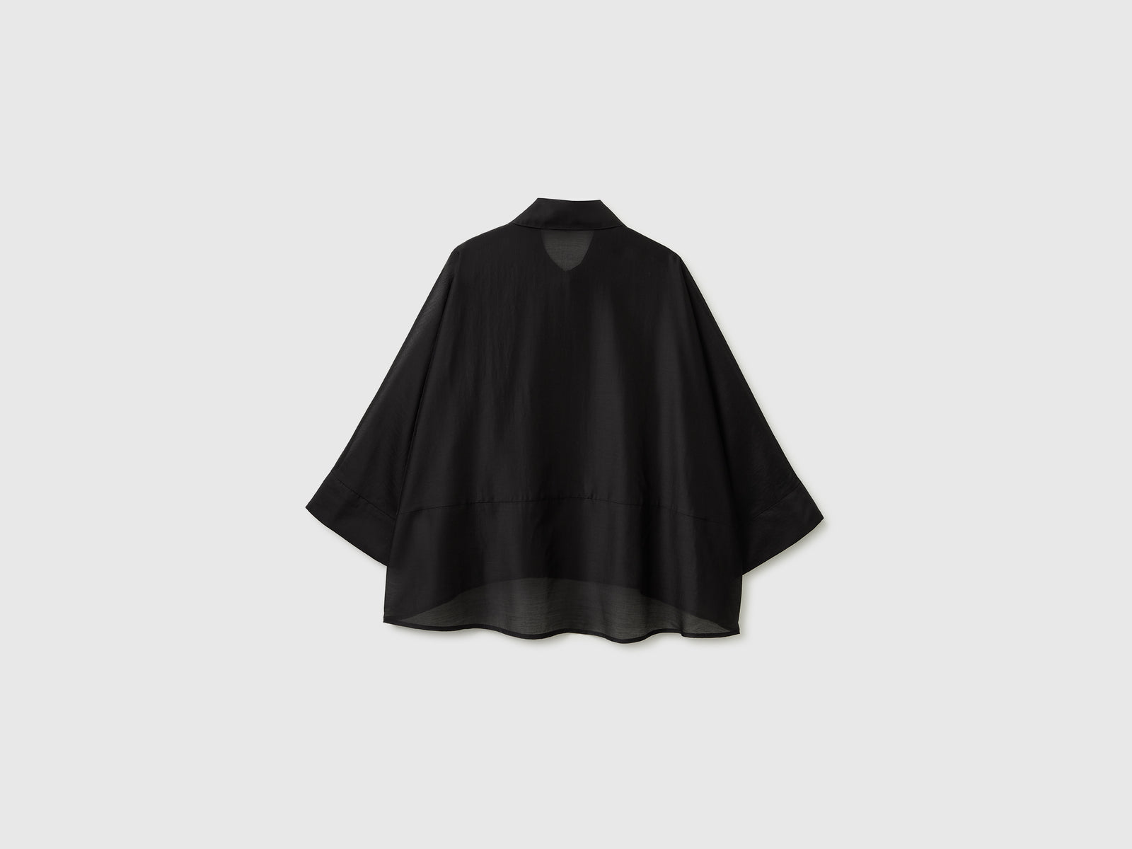 Flowing shirt - ucb_image_BS