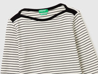 T-shirt às riscas com decote à barco - ucb_image_DS1
