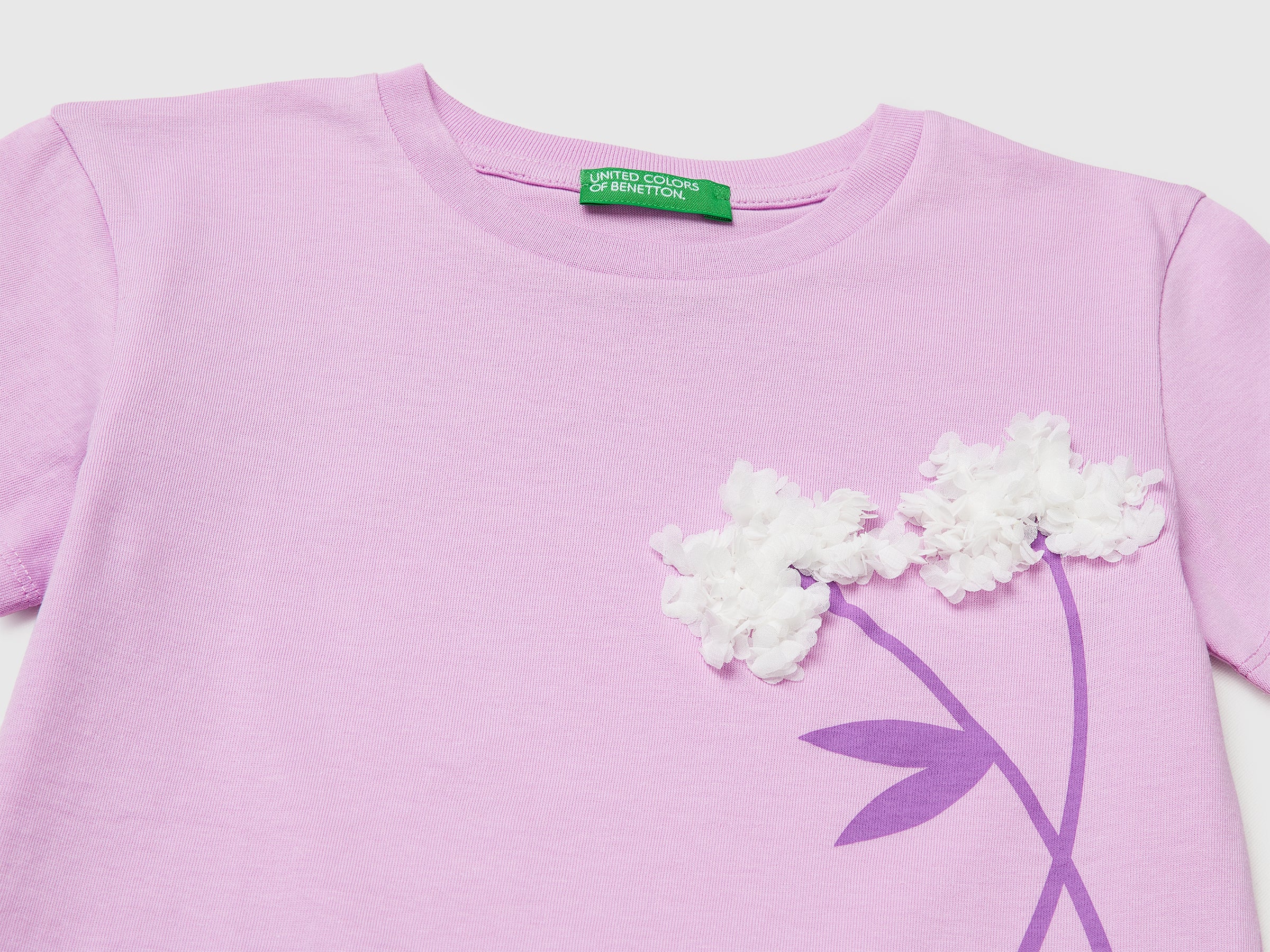 T-shirt com estampa e bordado - ucb_image_DS1