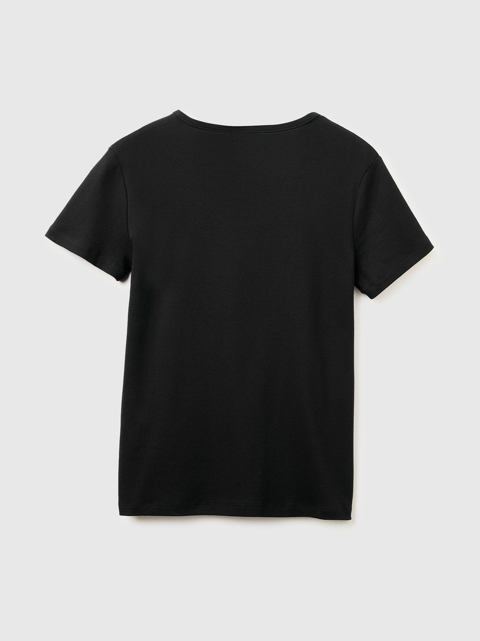 Slim fit t-shirt with V-neck - ucb_image_BS
