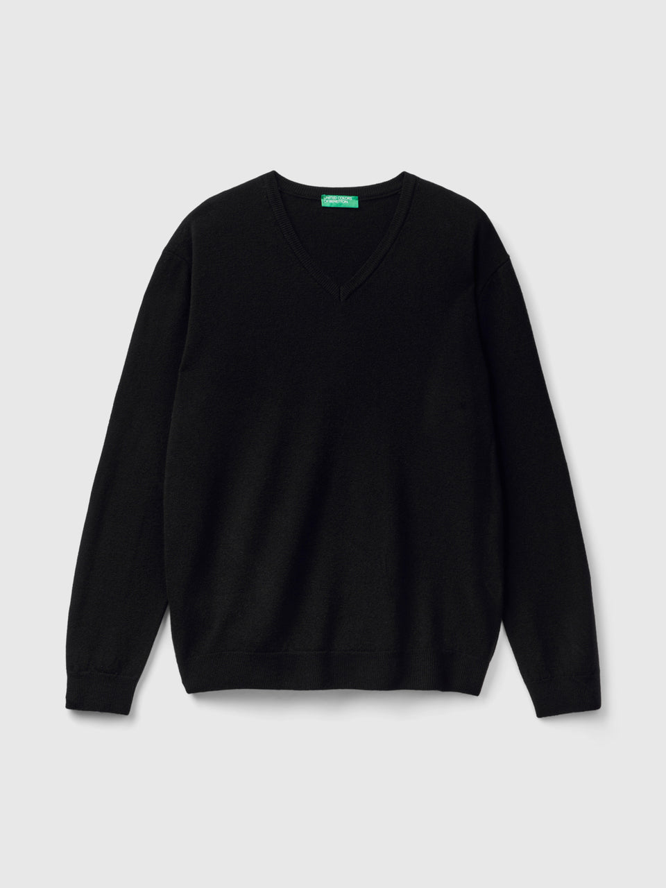 Camisola decote em V preta em pura lã Merino - ucb_image_FS