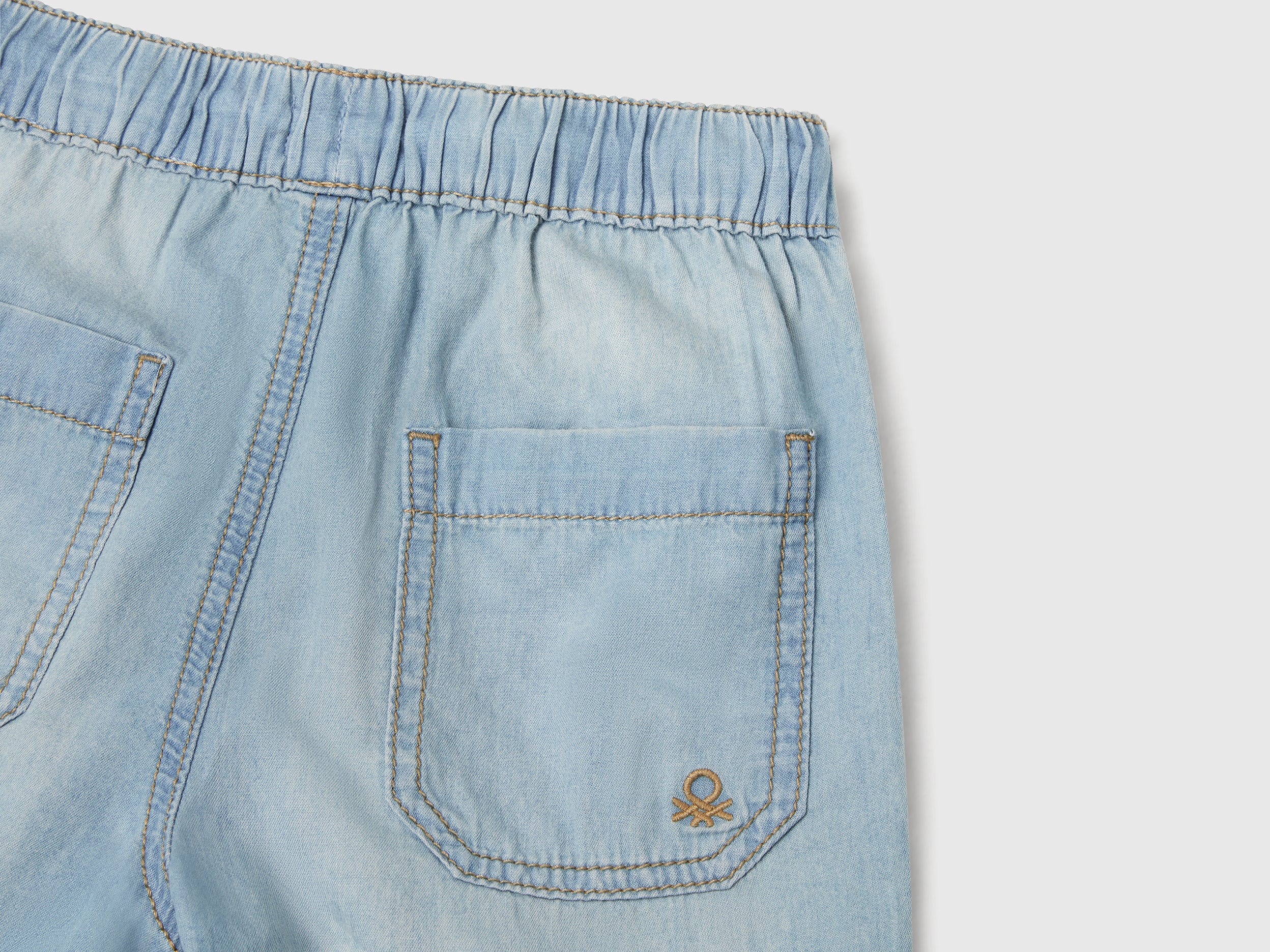 Bermuda shorts in chambray - ucb_image_DS1