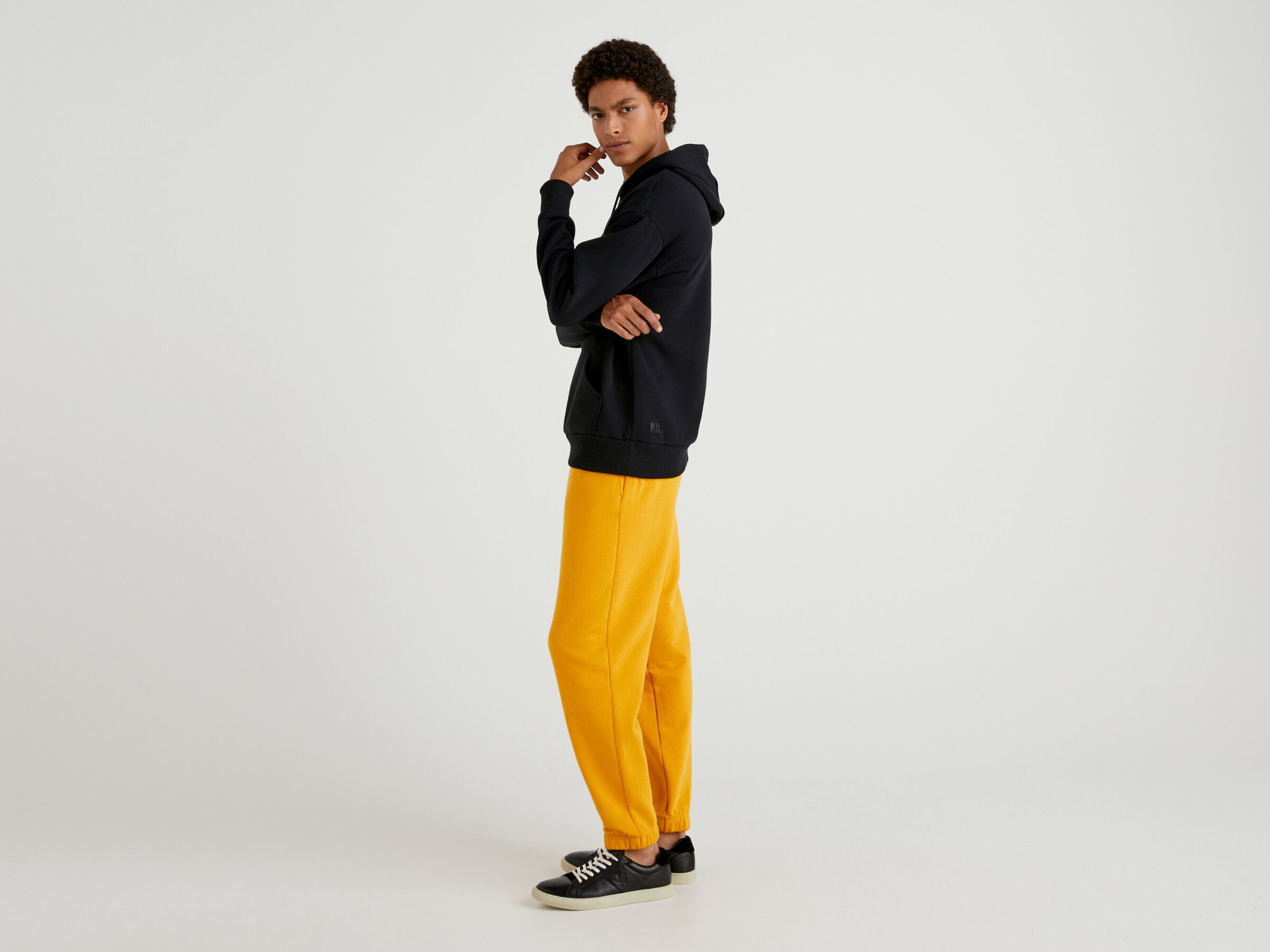 JOGGER image number 2