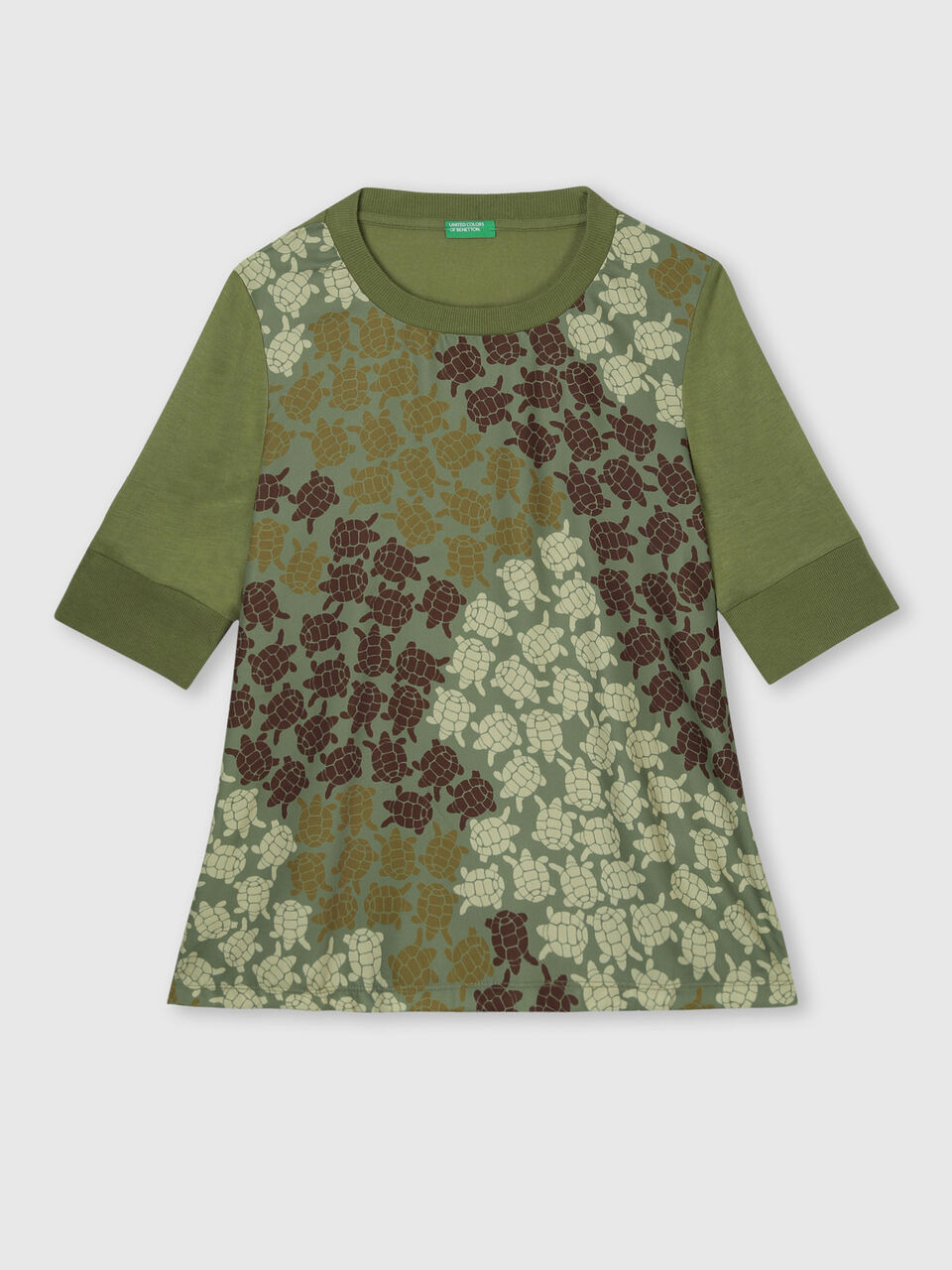 Short Sleeve Knit Woven Top Wt Turtle  Print image number null