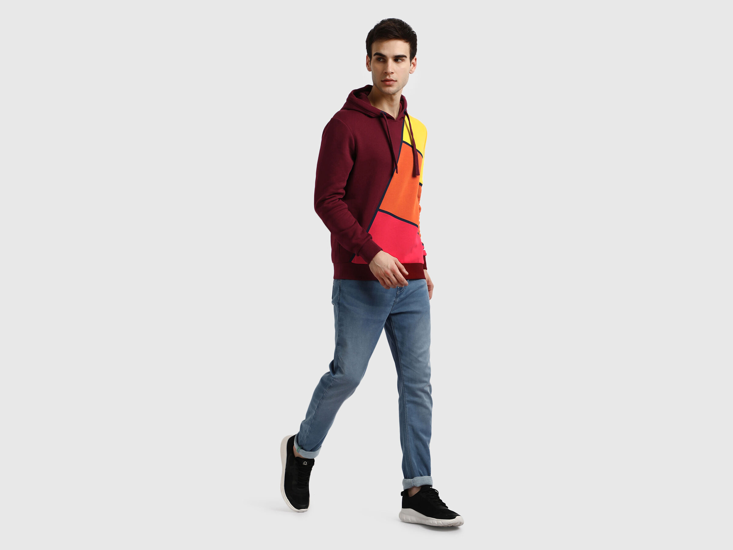 Biased Color Blocked Sweatshirt image number 4