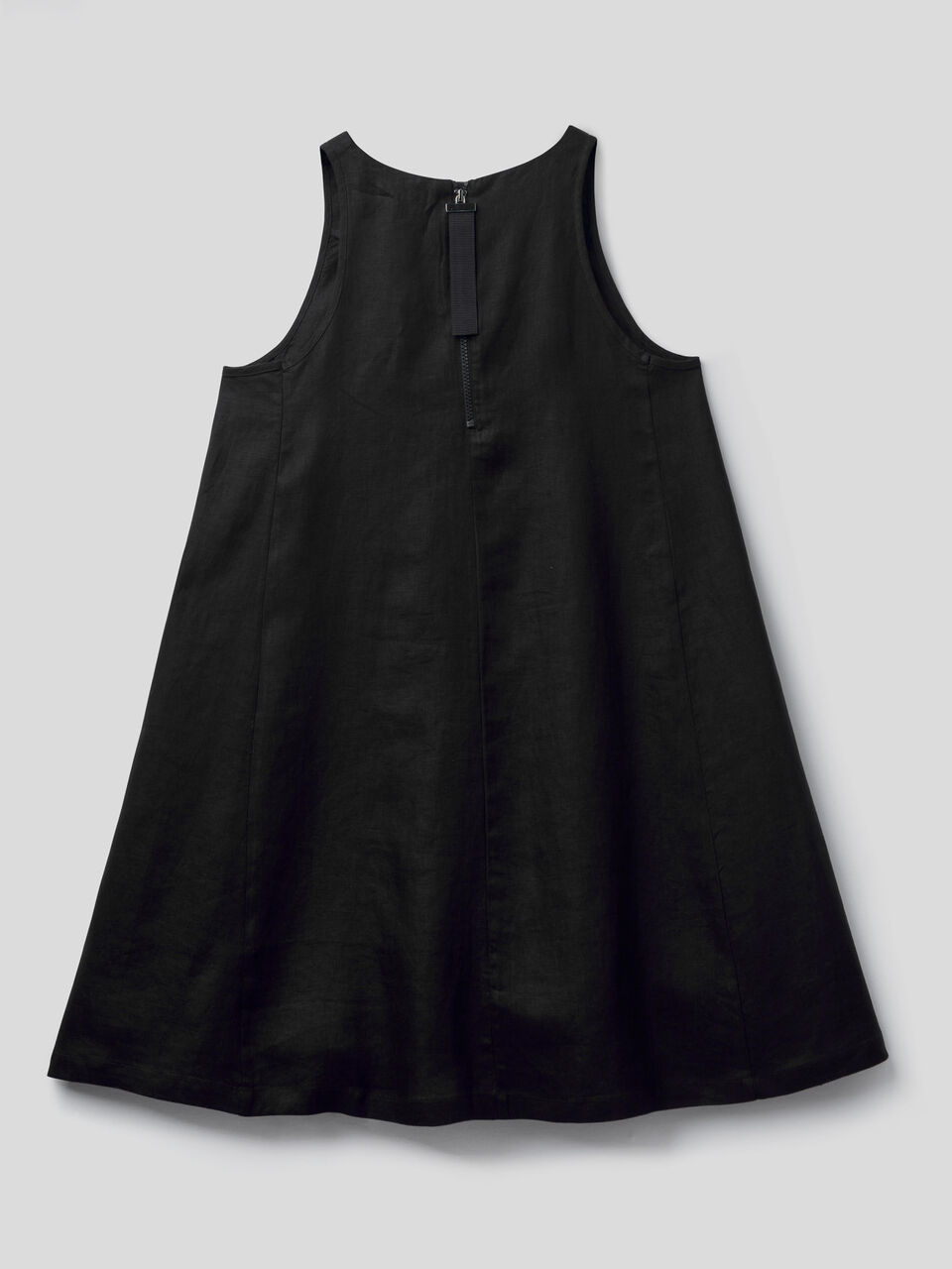 Sleeveless 100% linen dress image number 2
