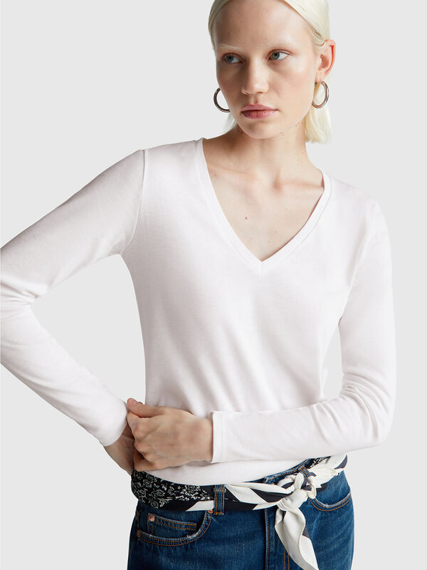 Weißes T-Shirt mit V-Ausschnitt Damen