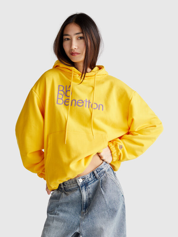 Sweat avec poche et capuche Femme